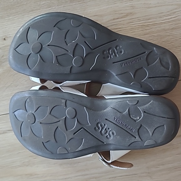 SAS Shelly Toe Loop White Leather Buckle Sandals Size 7.5 - Picture 6 of 6